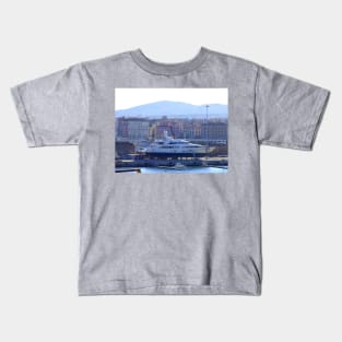 High and dry Kids T-Shirt